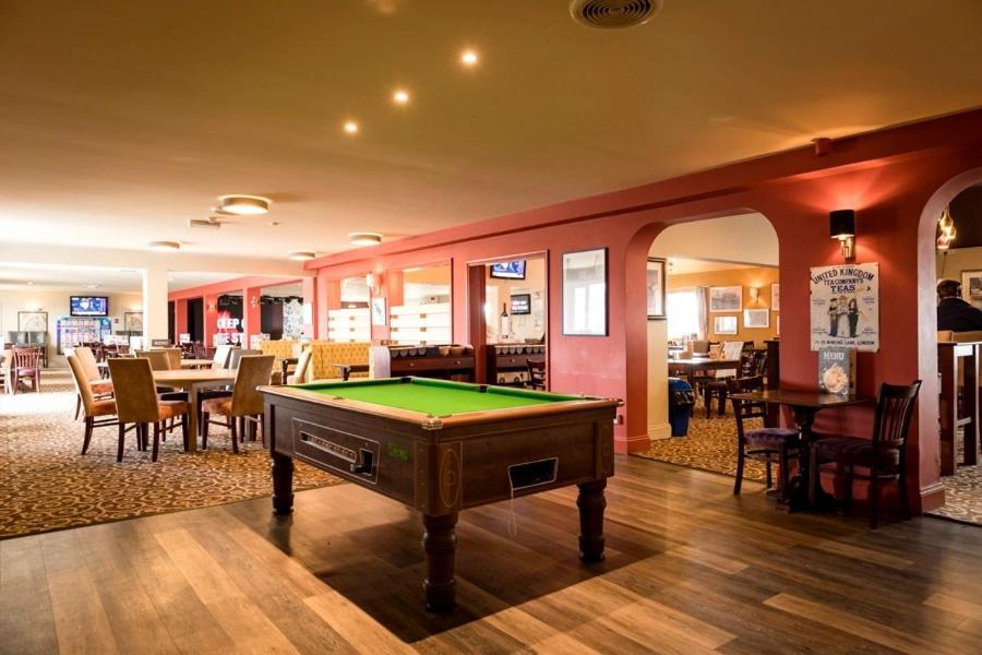Oyster Etchingham Seaview Hotel Уитстейбъл Екстериор снимка