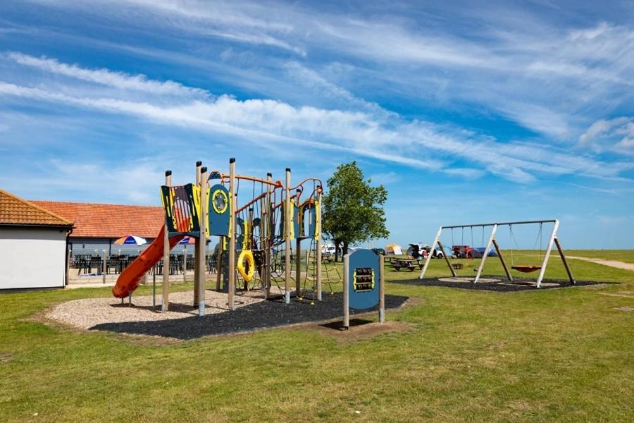 Oyster Etchingham Seaview Hotel Уитстейбъл Екстериор снимка