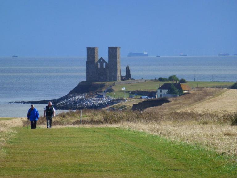 Oyster Etchingham Seaview Hotel Уитстейбъл Екстериор снимка